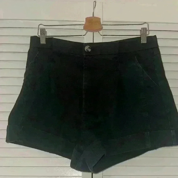 Zara Pants - Zara Black shorts